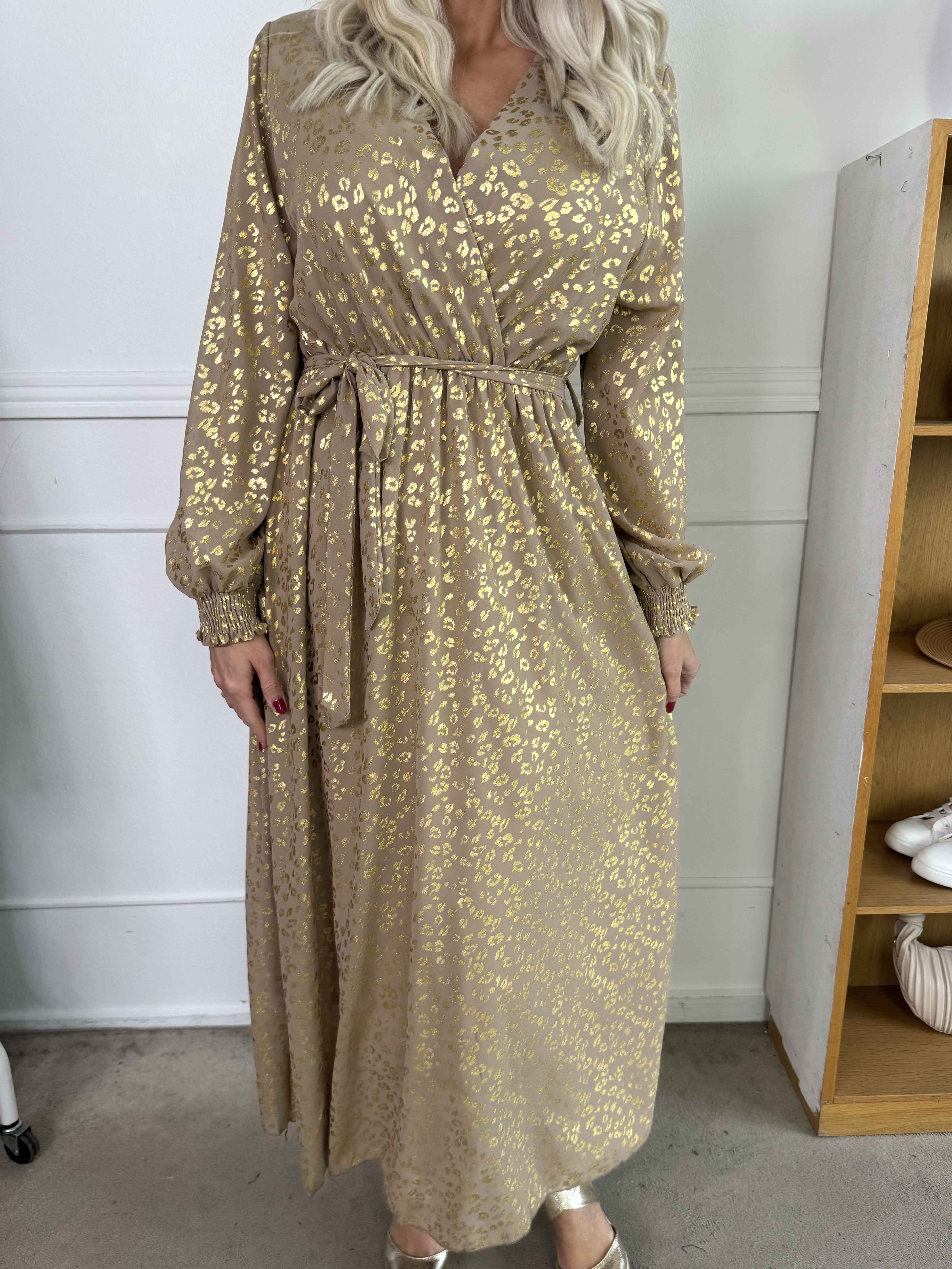 Tamas - Lang kjole med guld leopardprint